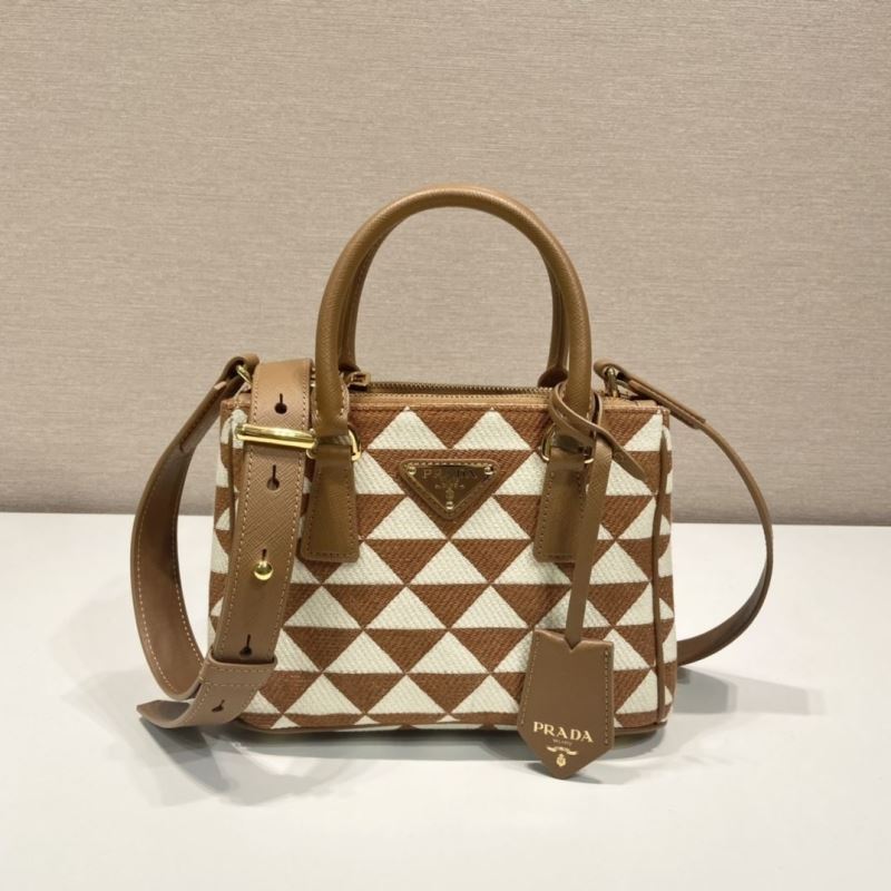 Pra*a shopping bags
